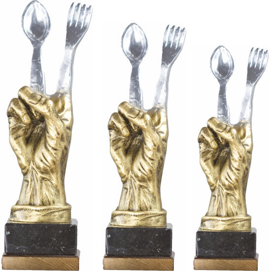 Trofeo de resina mano con cuchara y tenedor