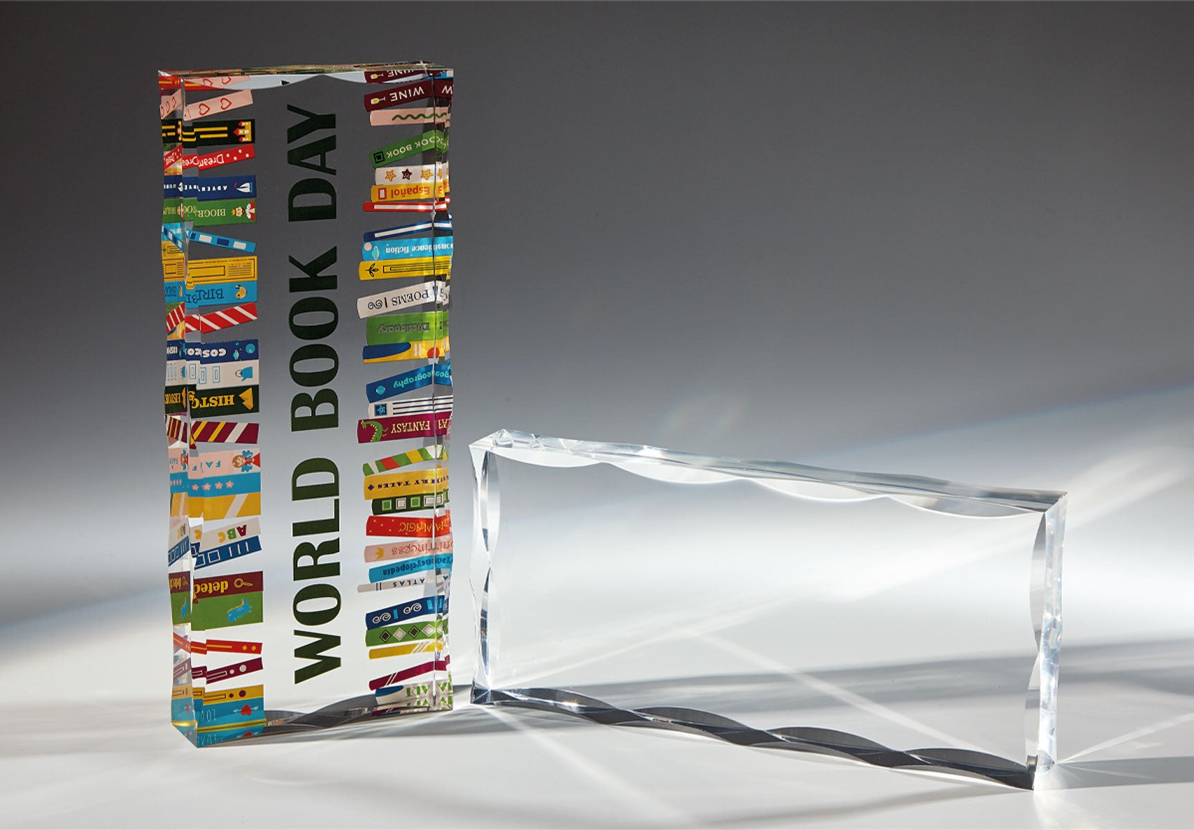 TROFEO CUBO DE METACRILATO