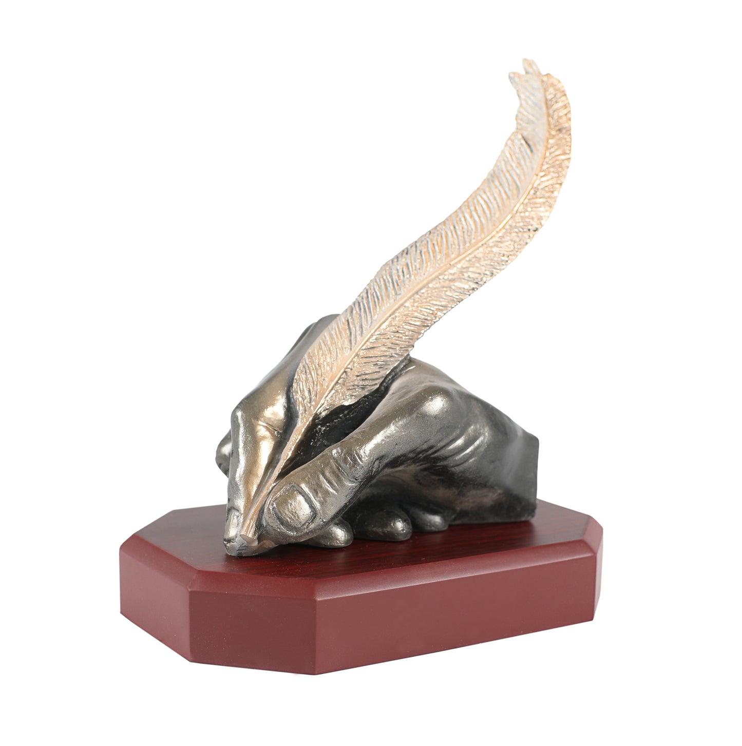 MANO CON PLUMA ESCRIBIENDO
